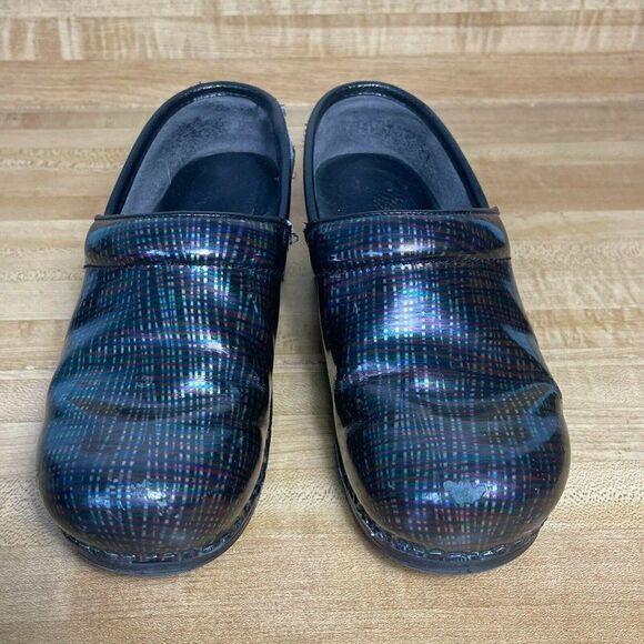 Dansko Womens Slip On Patent Leather Comfort Clog Shoes Multicolor Size US 5.5 - Picture 2 of 7